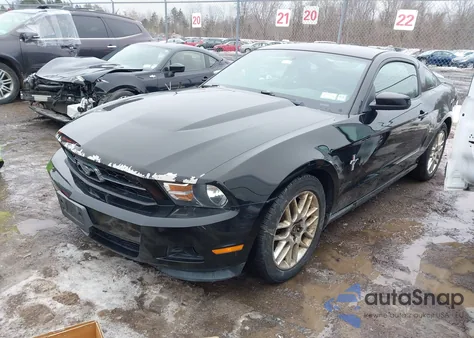 2012 Ford Mustang V6 Premium z USA, uszkodzony, nr VIN 1ZVBP8AM1C5213371